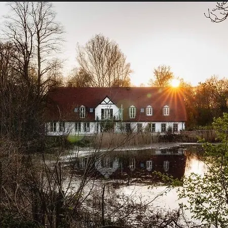 호텔 Fuerst Bismarck Muehle 아우뮬러